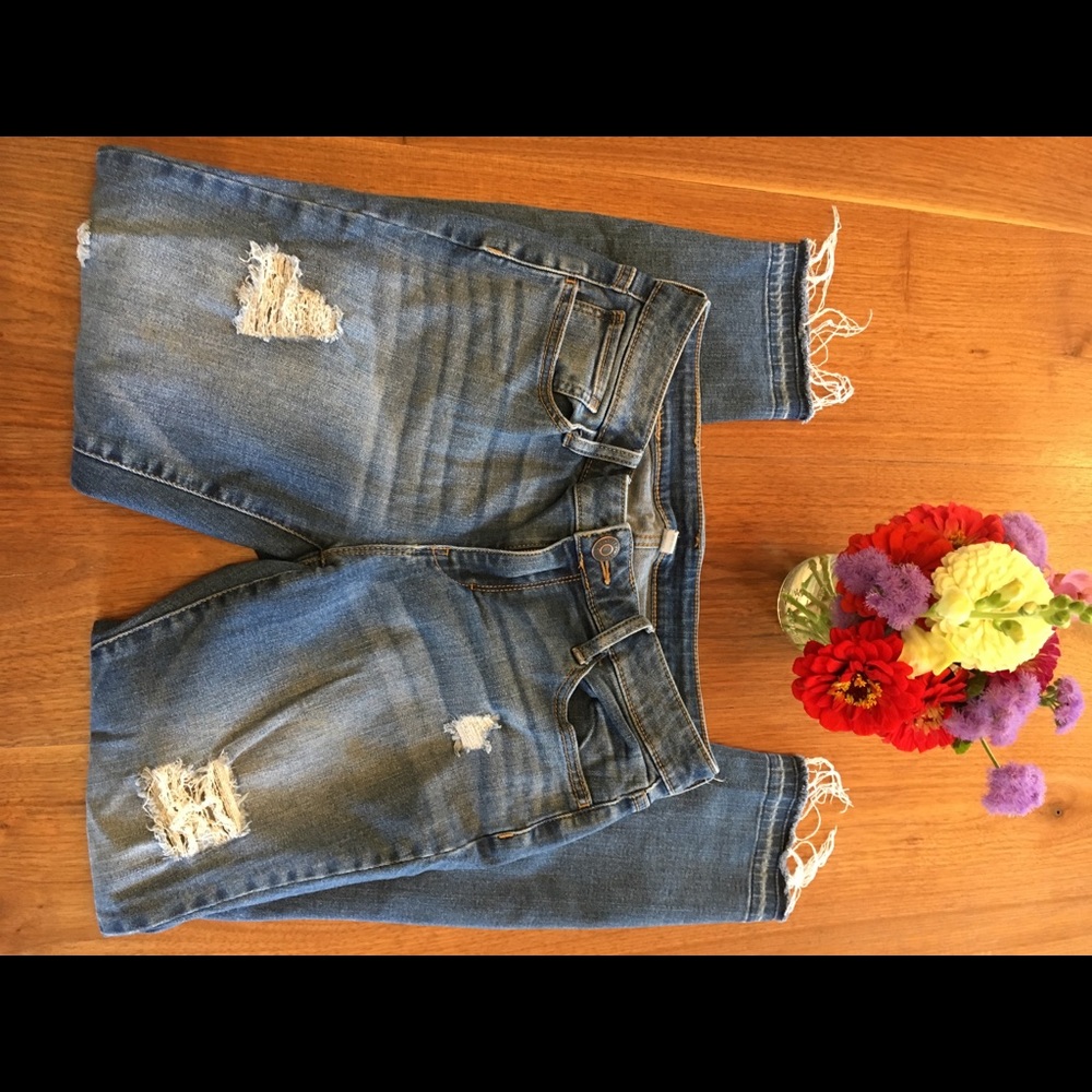 Belle & Sky distressed jeans